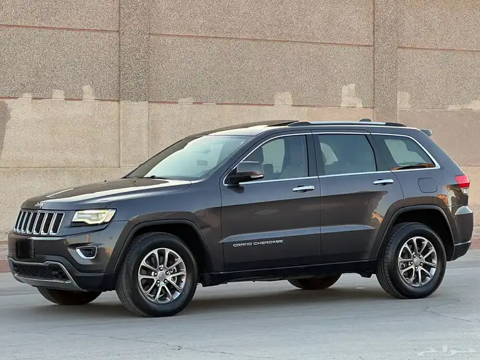 جيب شيروكي 2014 فل V6 8