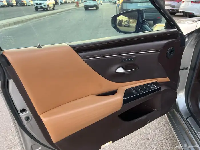 لكزس ES 350 CC 2021 10