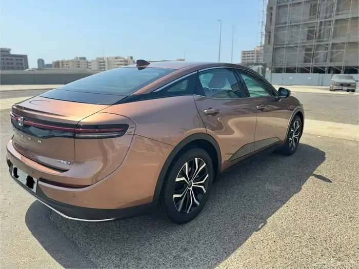 تويوتا كراون بريميوم 2023 ممشى قليل 5