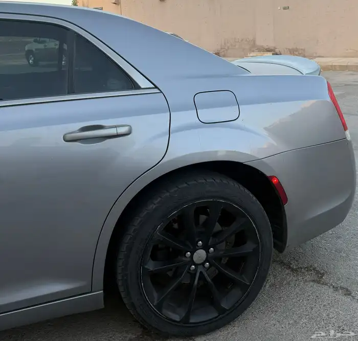 للبيع كرايسلر C300 موديل 2016 7