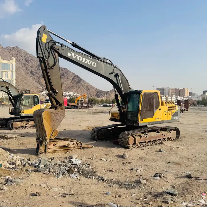 للبيع حفار فولفو Volvo EC210BLC 2011 5