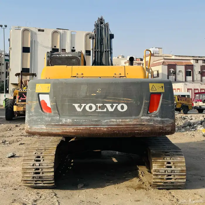 للبيع حفار فولفو Volvo EC210BLC 2011 2
