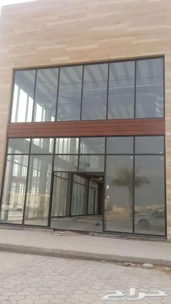 توريد وتركيب زجاج سكريت واجهات مكاتب شاورت ابواب زجاج سكريت 0