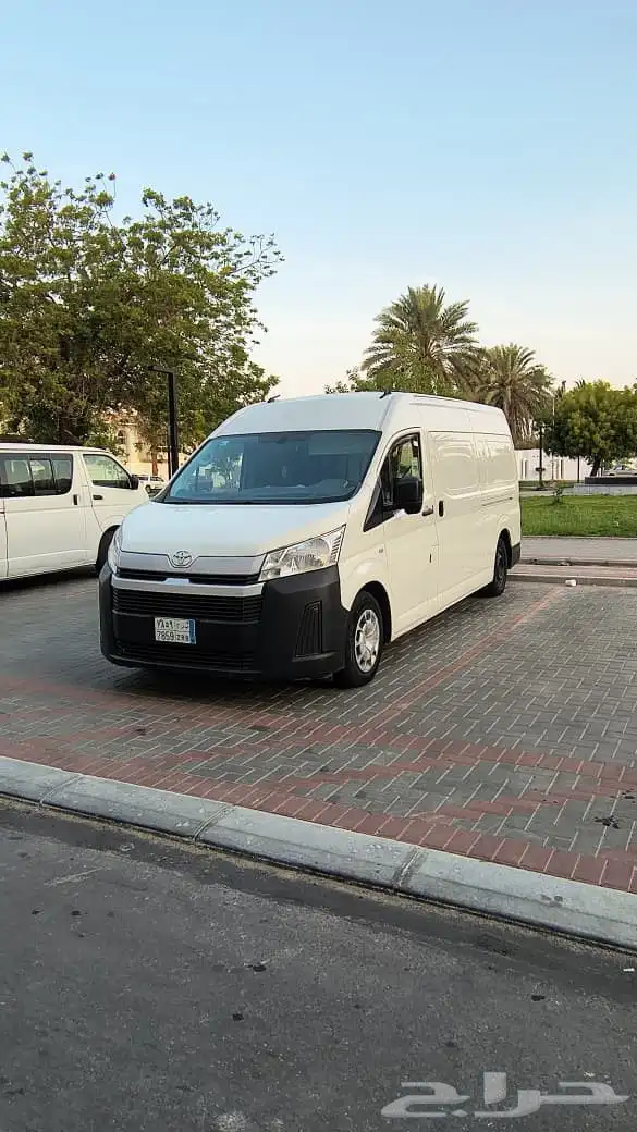 باص تويوتا موديل 2022 4