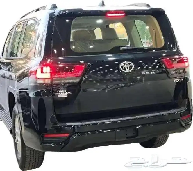 لاندكروزر L3 بنزين موديل 2025 حبه فقط واسود 7