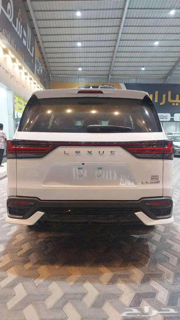 لكزس اف اسبورت 2025 سعودي ابيض 6