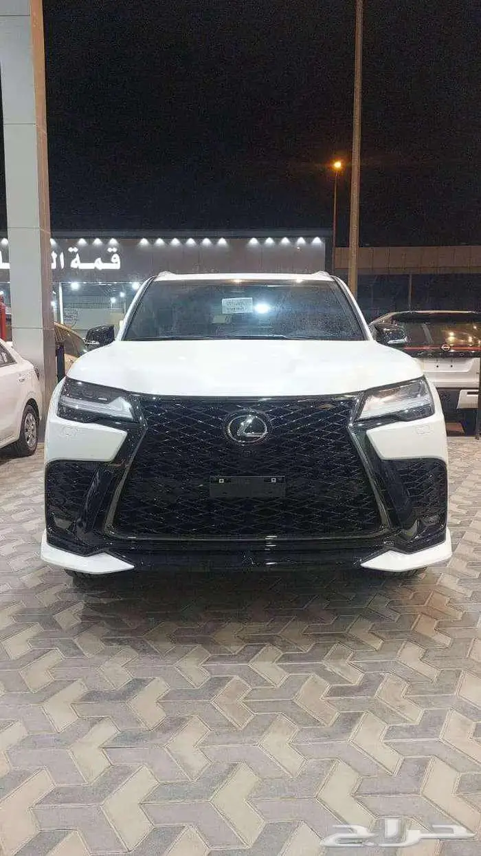 لكزس اف اسبورت 2025 سعودي ابيض 1