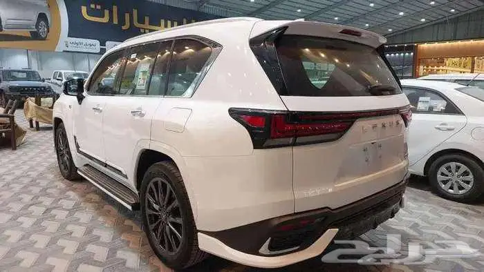 لكزس اف اسبورت 2025 سعودي ابيض 5