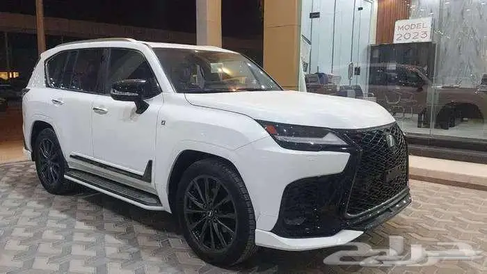 لكزس اف اسبورت 2025 سعودي ابيض 2