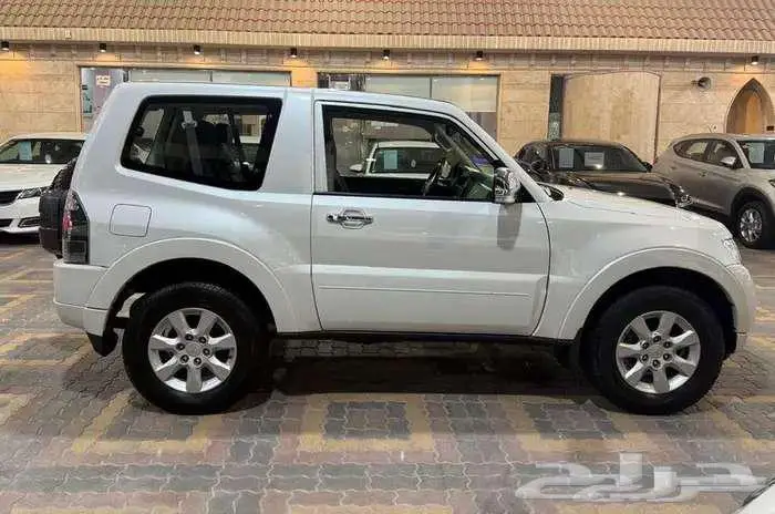 للبيع باجيرو 2020 بابين V6 3.8 سعودي ( عداد قليل ) 13