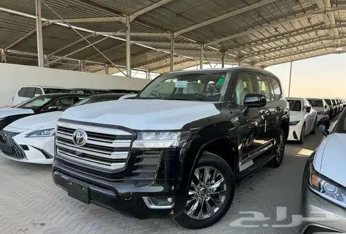 تويوتا- لاندكروزر- GXR4 -بنزين -سعودي -2025 -اسود-ابيض 0