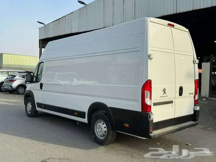 بيجو بوكسر2025بضاعه متوفر لدينا 4
