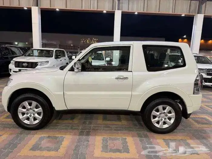 للبيع باجيرو 2020 بابين V6 3.8 سعودي ( عداد قليل ) 6