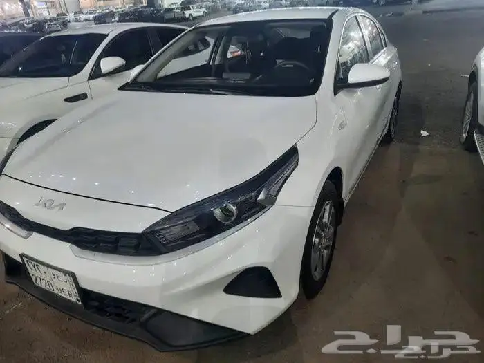 كيا سيراتو استاندر موديل 23 بحاله الوكاله عداد 15 الف 4