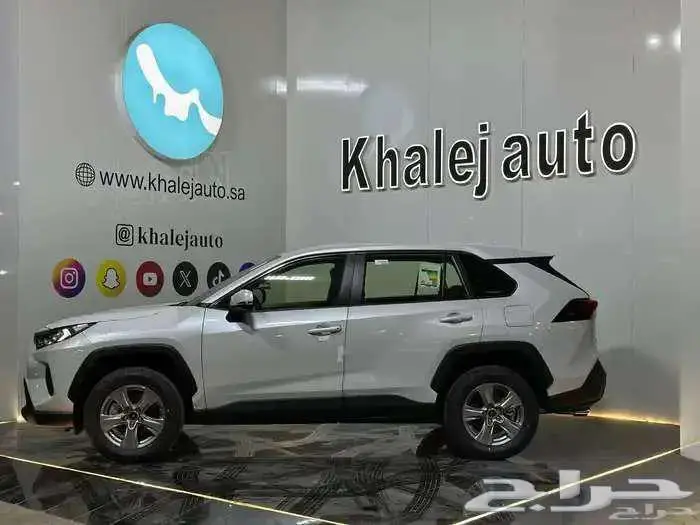 تويوتا راف فور LE استاندر بنزين دبل 2025 1