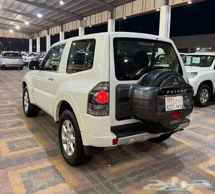 للبيع باجيرو 2020 بابين V6 3.8 سعودي ( عداد قليل ) 17