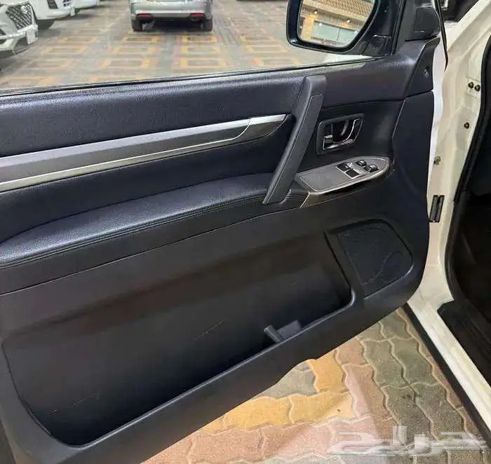 للبيع باجيرو 2020 بابين V6 3.8 سعودي ( عداد قليل ) 21