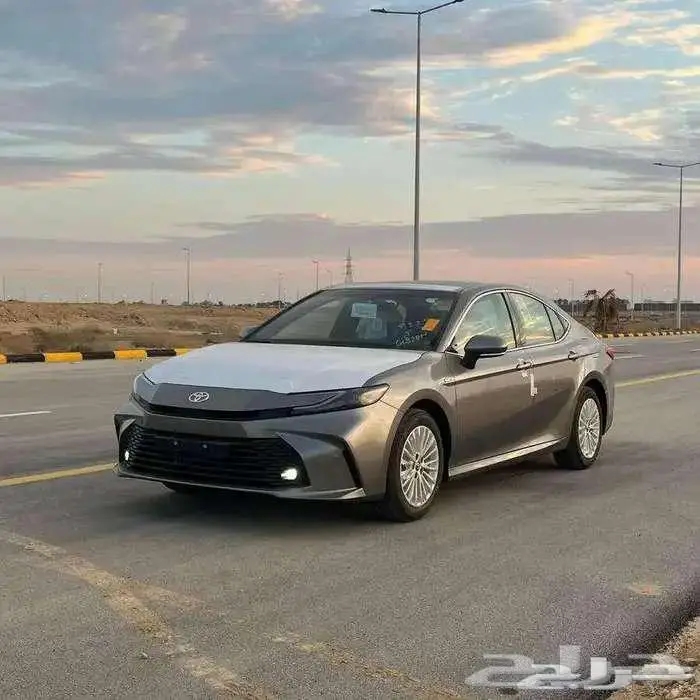 تويوتا كامري LE بنزين 2025 2