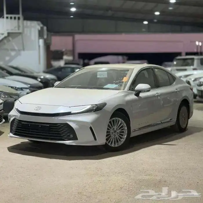 تويوتا كامري LE بنزين 2025 4