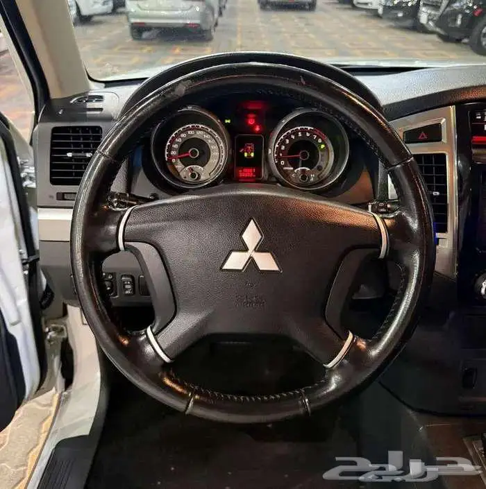للبيع باجيرو 2020 بابين V6 3.8 سعودي ( عداد قليل ) 25