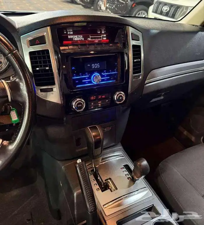 للبيع باجيرو 2020 بابين V6 3.8 سعودي ( عداد قليل ) 27