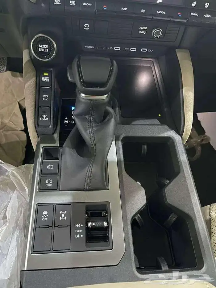 برادو VXL3 ابيض فل 2025 6