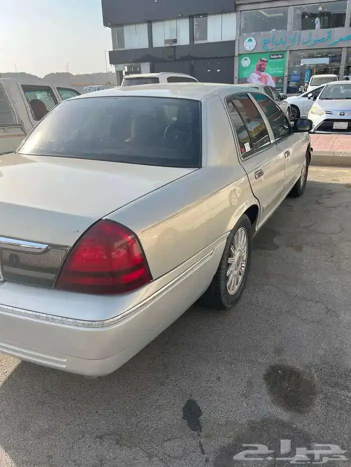 فورد جراند ماركيز 2007 نظيف للبيع 1