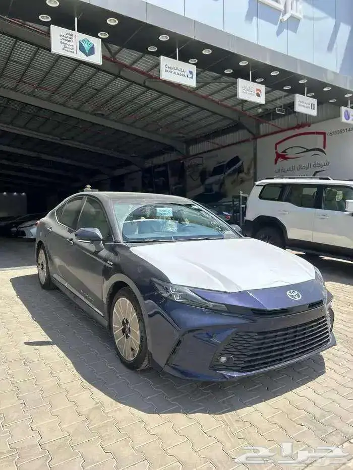 تويوتا كامري ال اي هايبرد 2025 1