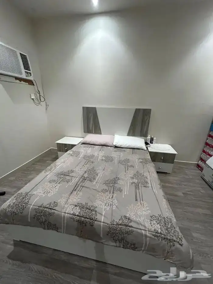 سرير وكومدينه وتسريحة 1