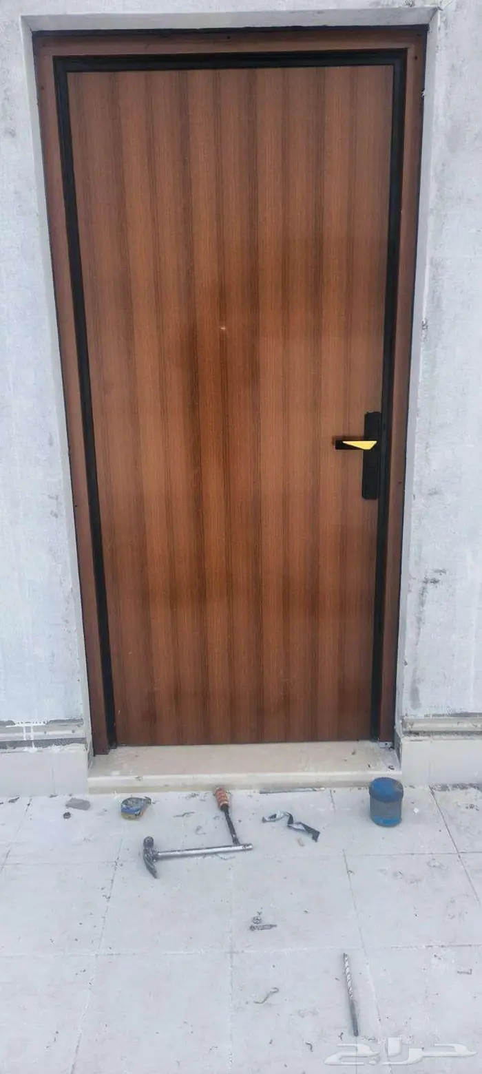 تفصيل أبواب حديد ألومنيوم شبابيك درابزين WPC مع الضمان 1