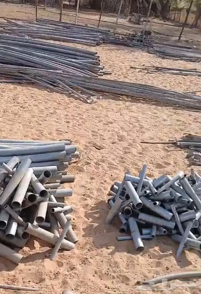 بيوت محميه مستخدم جديد عادي ومكيف وقايمه كما توجد قواعد وعوا 3