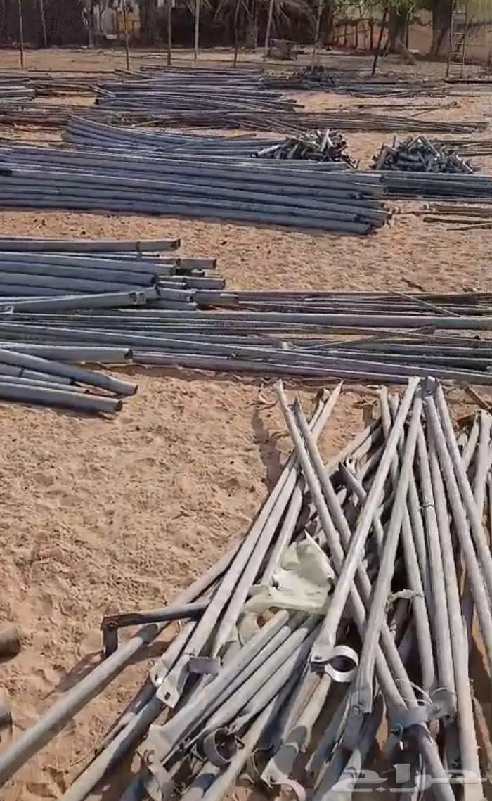 بيوت محميه مستخدم جديد عادي ومكيف وقايمه كما توجد قواعد وعوا 5