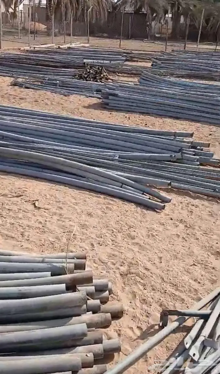 بيوت محميه مستخدم جديد عادي ومكيف وقايمه كما توجد قواعد وعوا 6