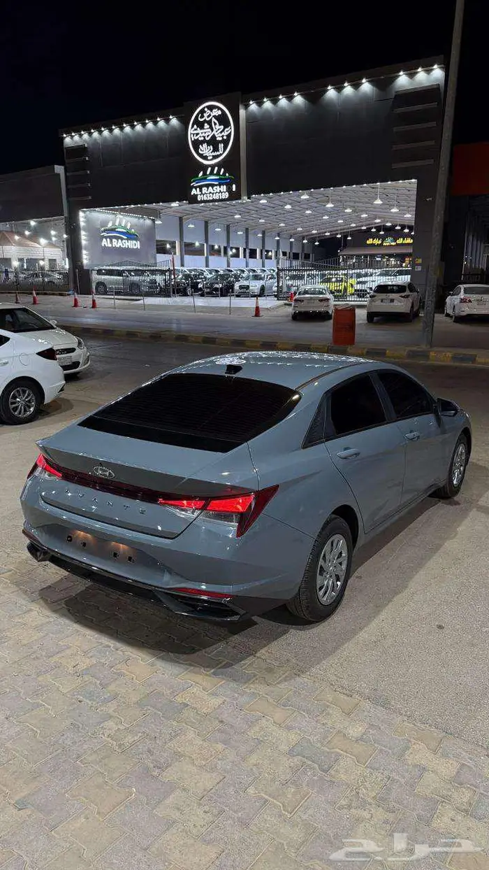 النترا 2021 عداد 75000 لون اسمنتي 9