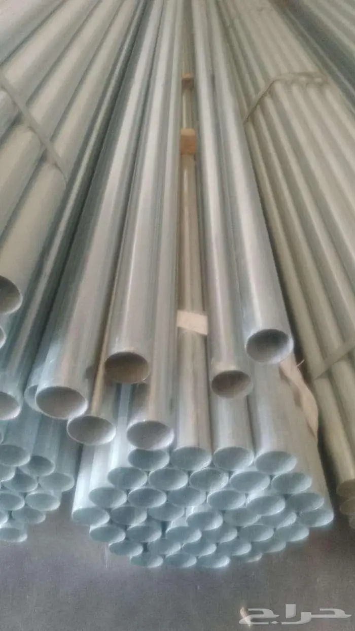 بيوت محميه مستخدم جديد عادي ومكيف وقايمه كما توجد قواعد وعوا 8