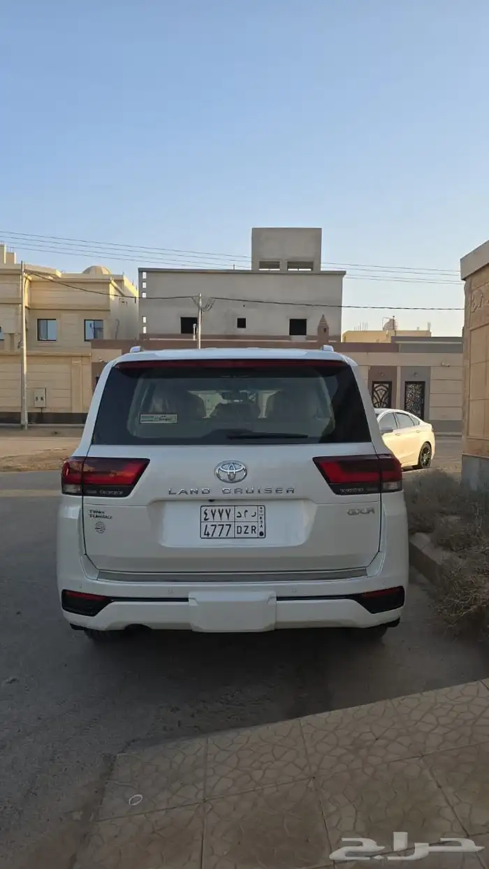 للبيع جيب لاندكروزر 2024 1