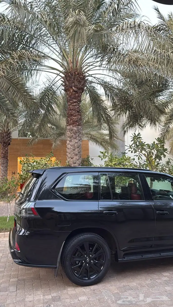الكزس بلاك اديشن LX 570 2019 7
