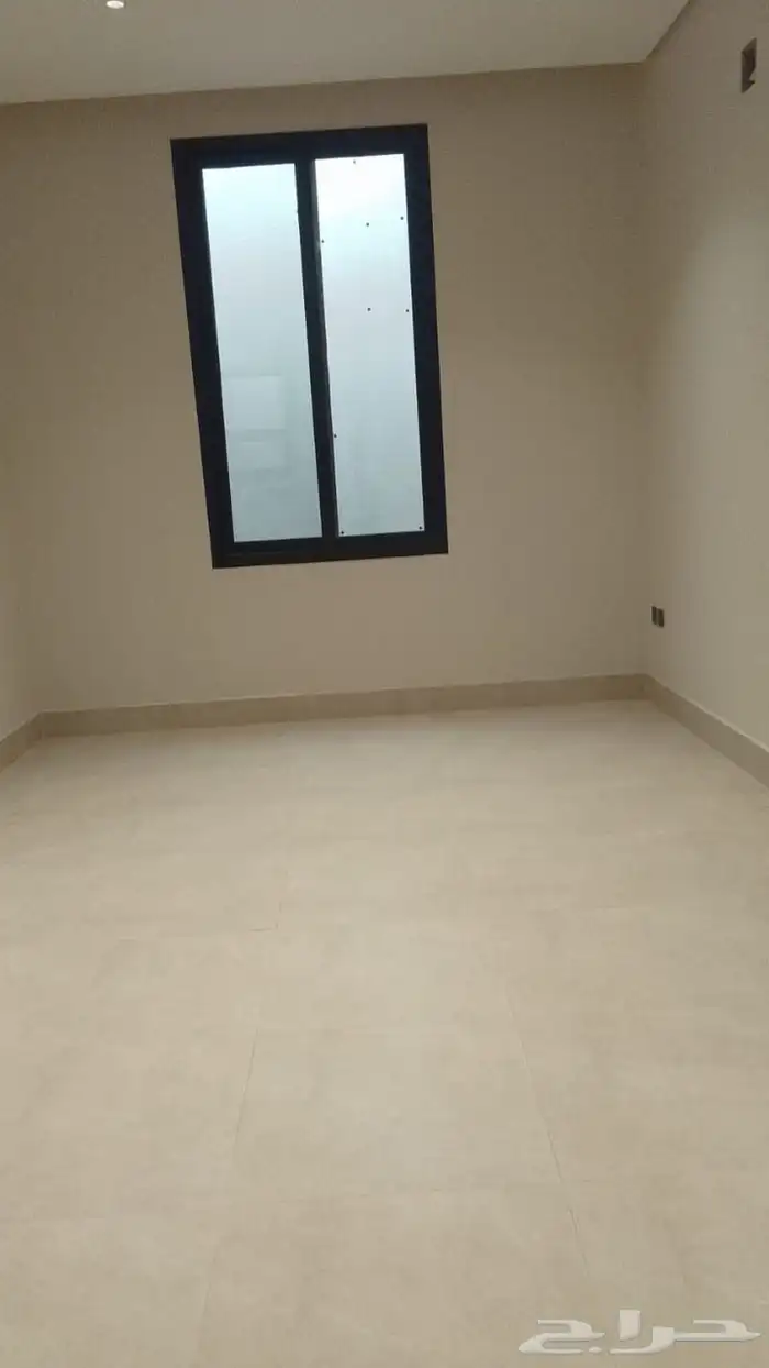 شقة للإيجار في الحزم 8