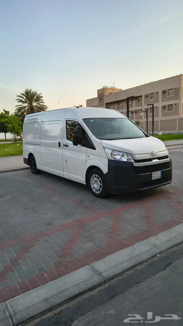 باص تويوتا موديل 2022 5