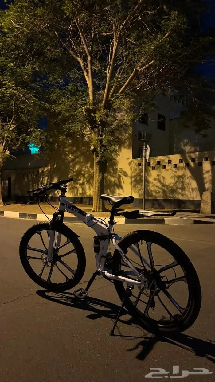 دراجة هوائية . 12