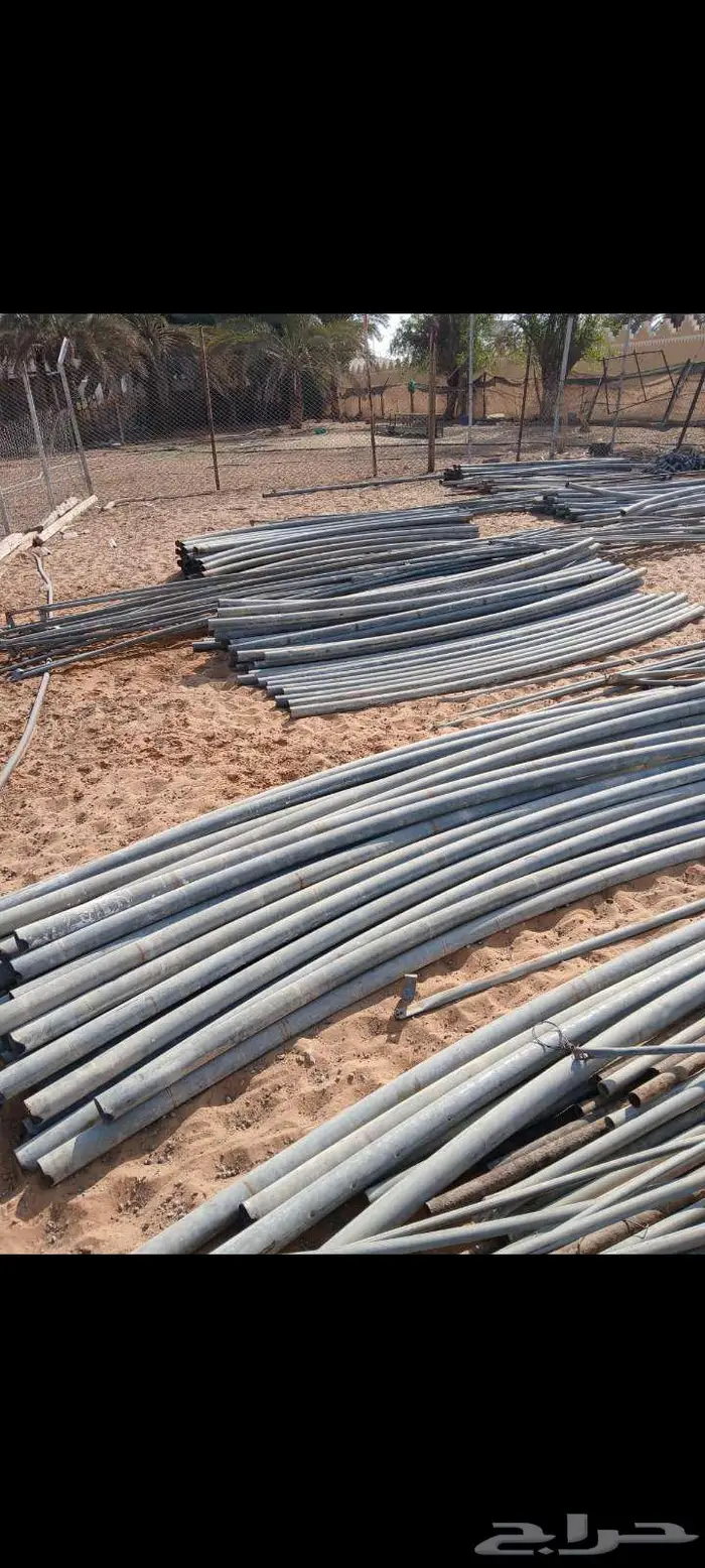 بيوت محميه مستخدم جديد عادي ومكيف وقايمه كما توجد قواعد وعوا 11