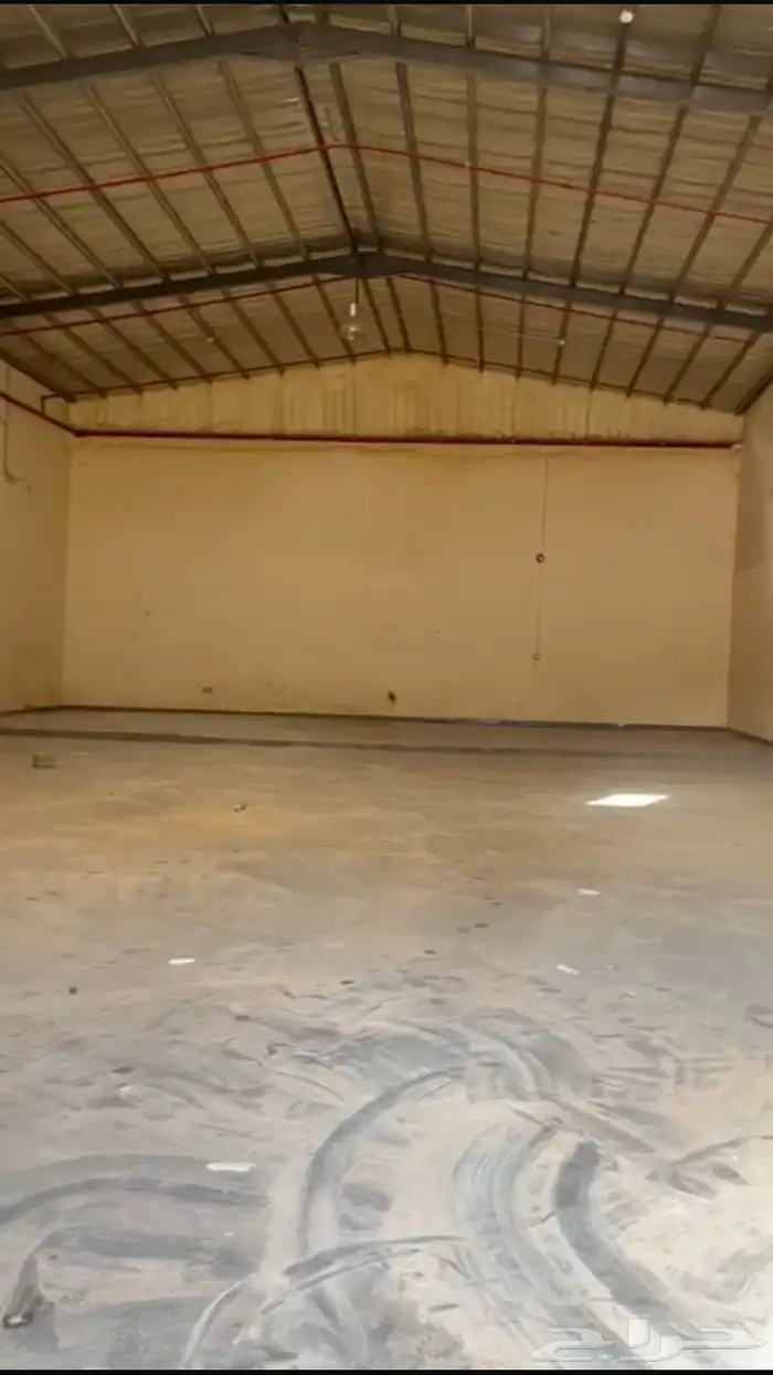مستودع للايجار 300 م الايجار 80 الف 0