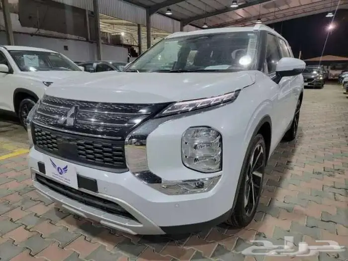 ميتسوبيشي أوتلاندر هاي لاين 2025 0