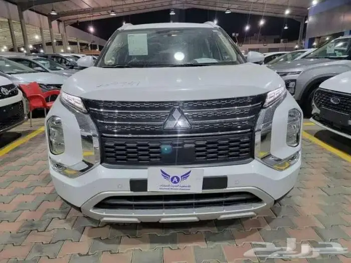 ميتسوبيشي أوتلاندر هاي لاين 2025 1