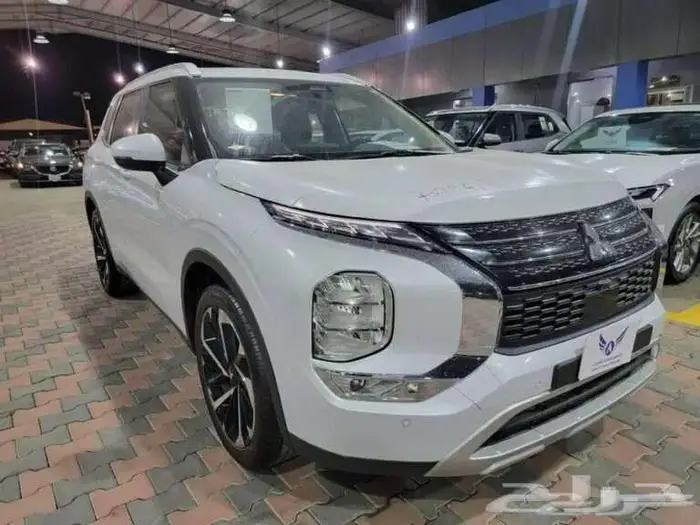 ميتسوبيشي أوتلاندر هاي لاين 2025 2