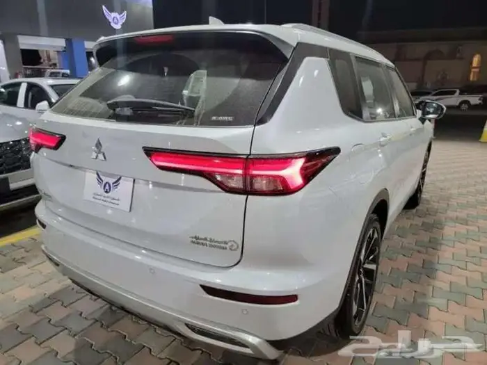 ميتسوبيشي أوتلاندر هاي لاين 2025 3