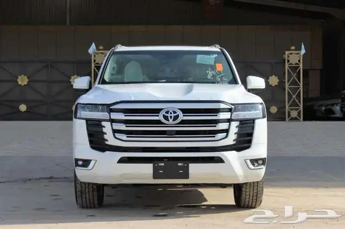 تويوتا- لاندكروزر- GXR4 -بنزين -سعودي -2025 -اسود-ابيض 17