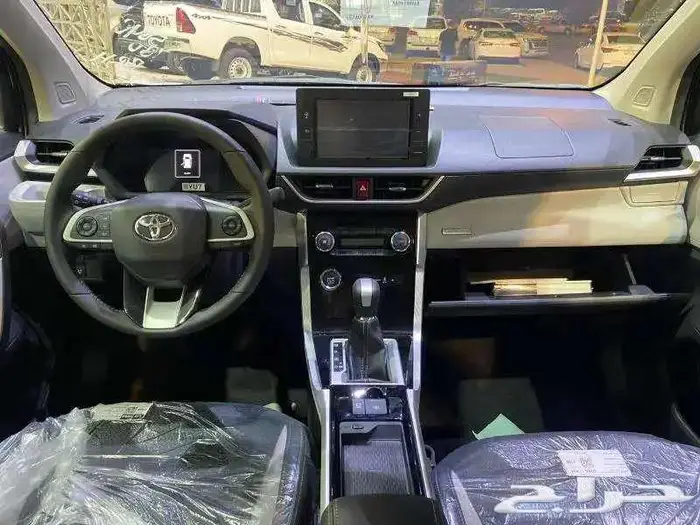 تويوتا فيلوز GLX 2025 6
