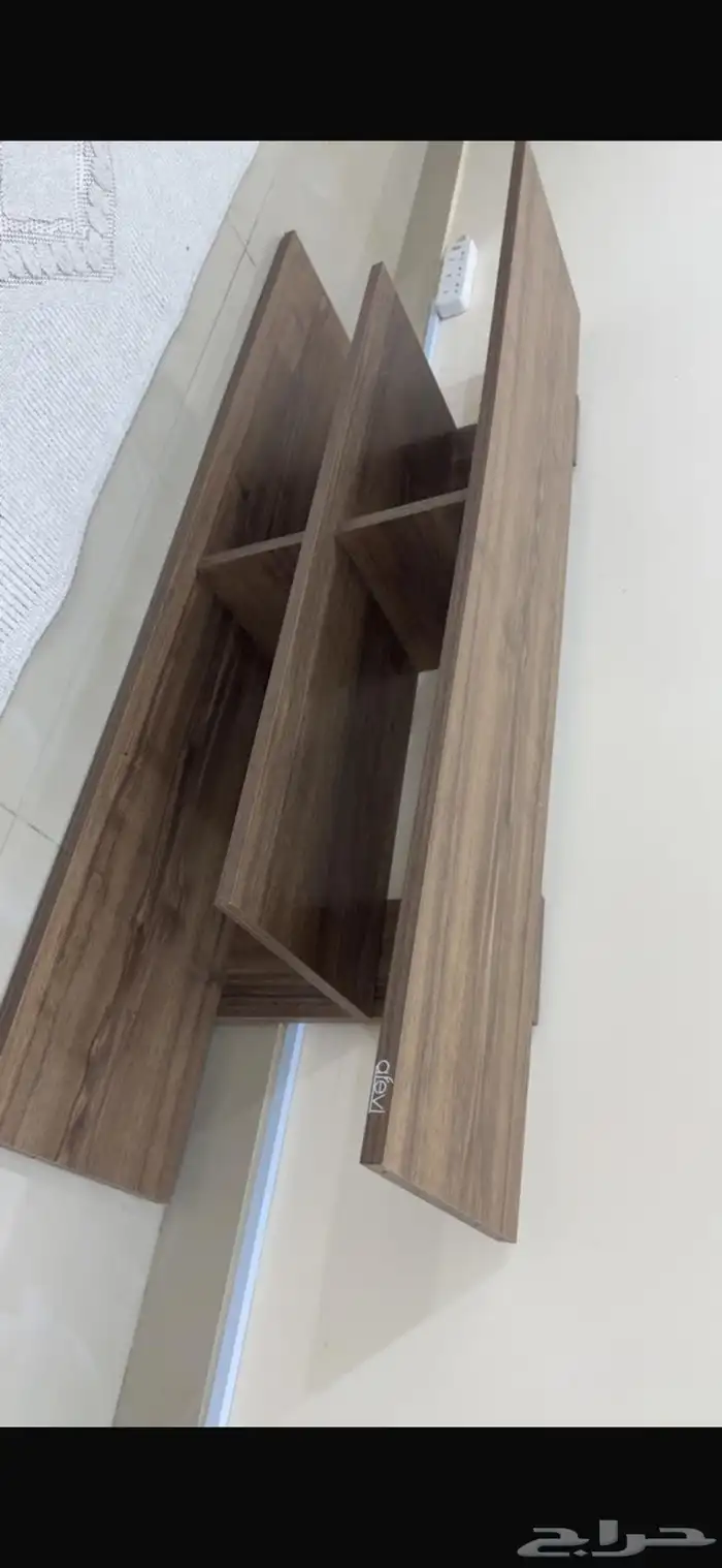 طاولة تلفزيون 1