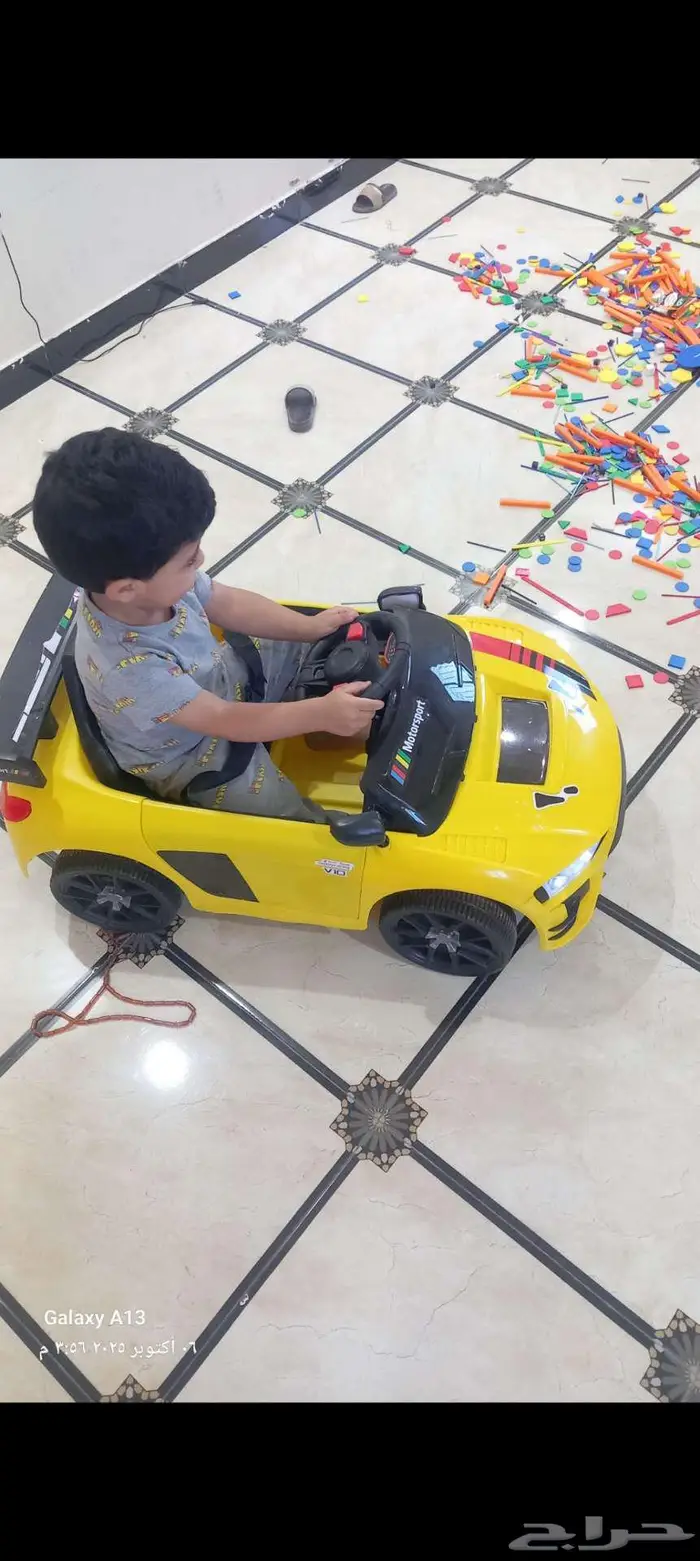 سكوترات وسيارات أطفال شبه جديدة 1